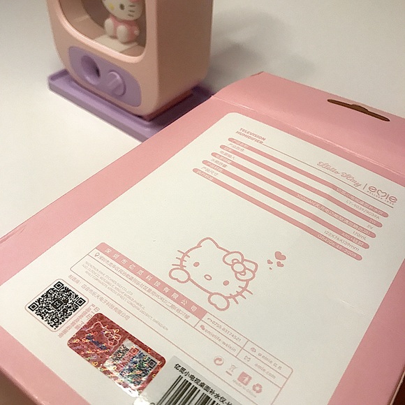 Sanrio-Hello Kitty TV Humidifier Diffuser & Light - Picture 4 of 16